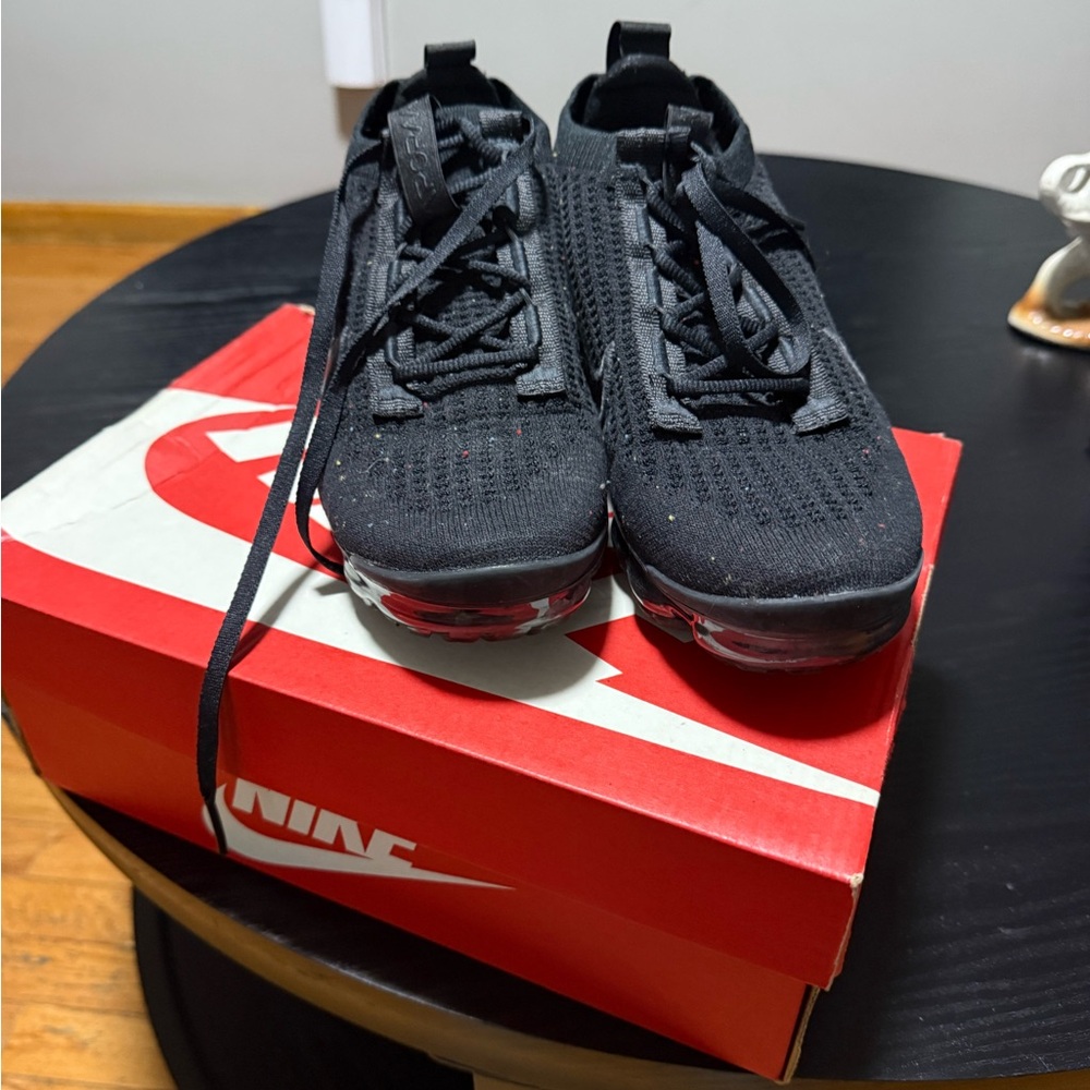 Nike Men's Black Knit Sneakers